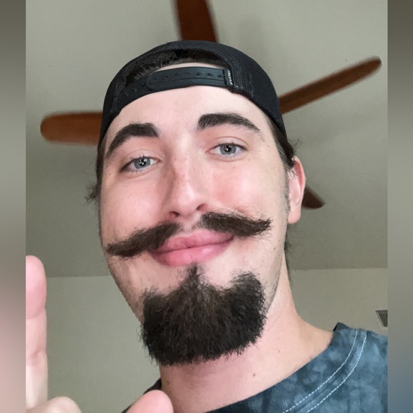 Meet your Posher, Garhett - Picture 2 of 4